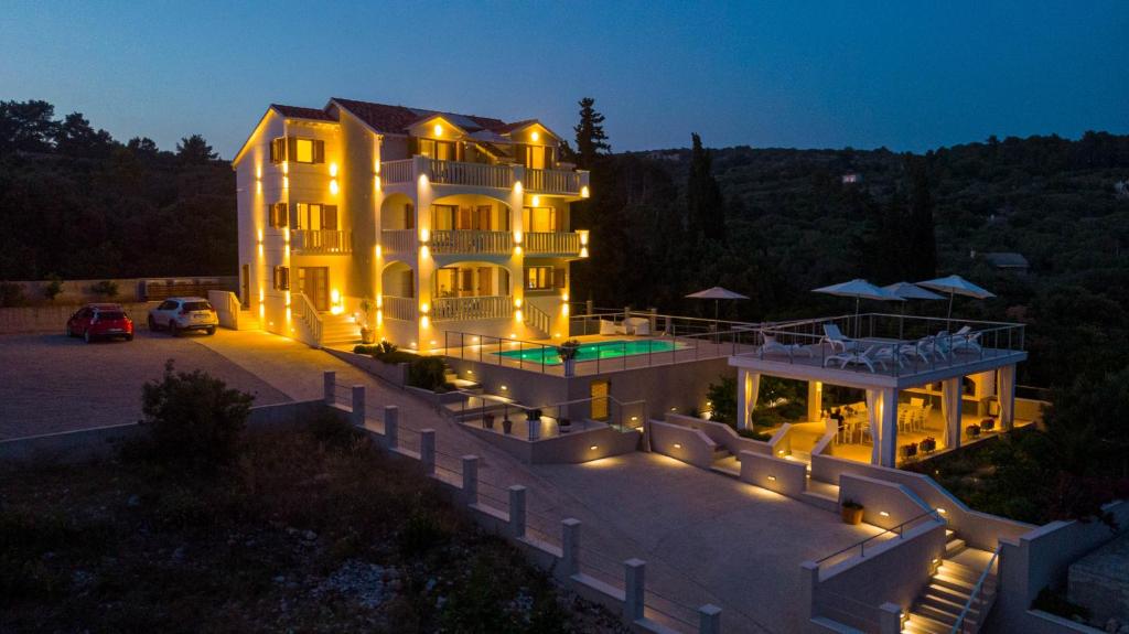 Group dining experience at Villa ABBA