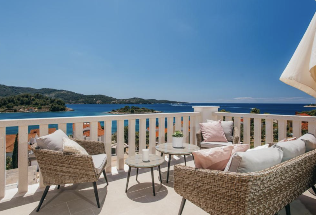 Entire Villa photo 3