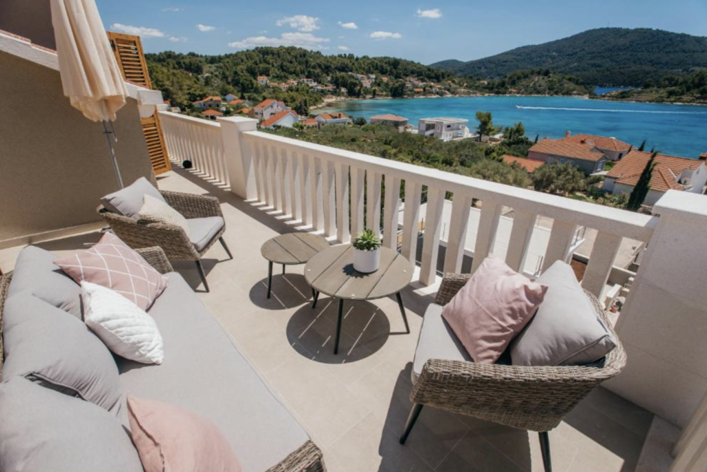 Entire Villa photo 2